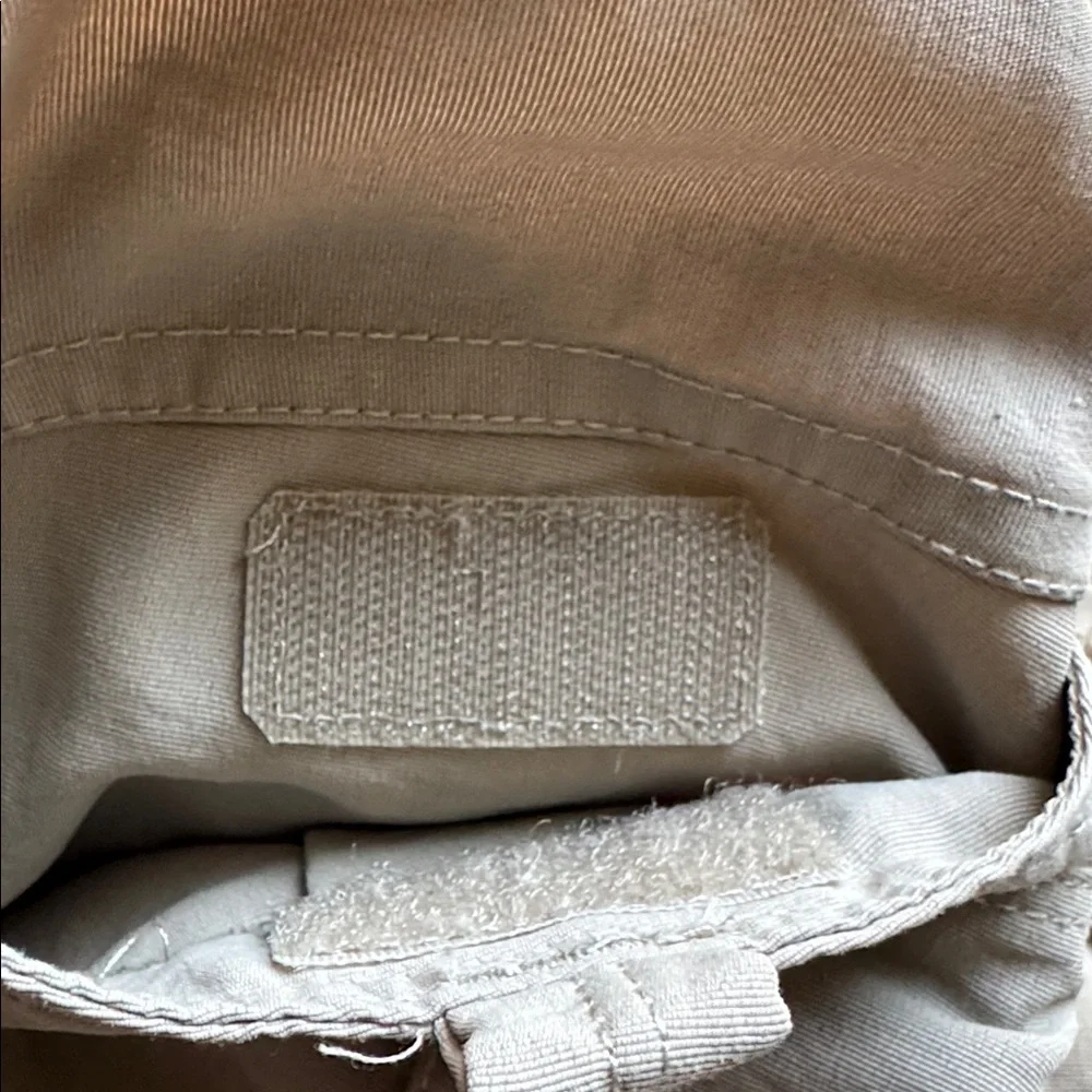 North Face Mens Cargo Shorts Beige zip Velcro Pockets hiking camping outdoors